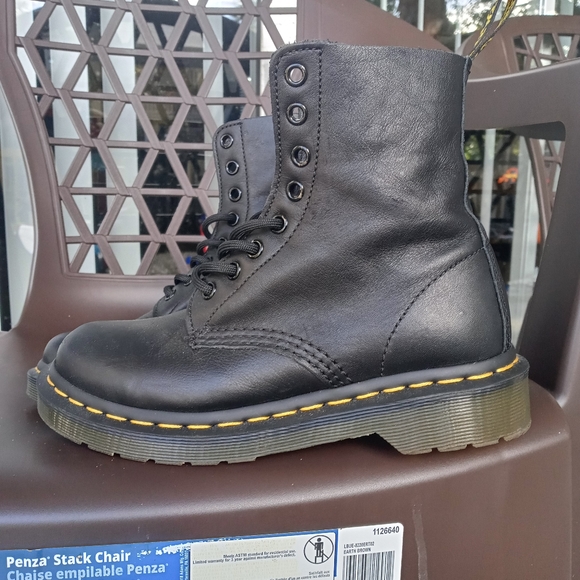 Dr. Martens Shoes - Doc Martens 1460 Combat boots